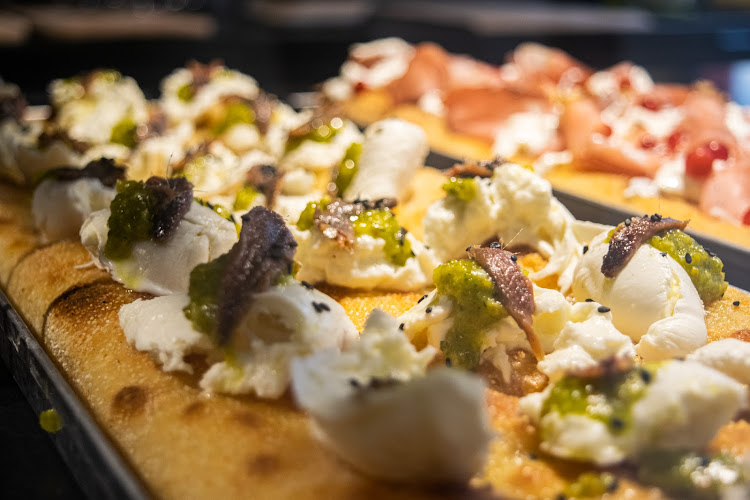 Photo de Margherita - Tipica Pizza Romana